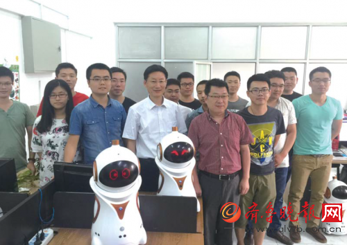 山大團隊研發智能陪護機器人 現實版“大白”